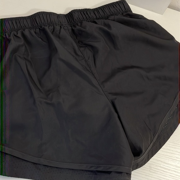NWT. Alive magnetic black lines shorts - Picture 4 of 4